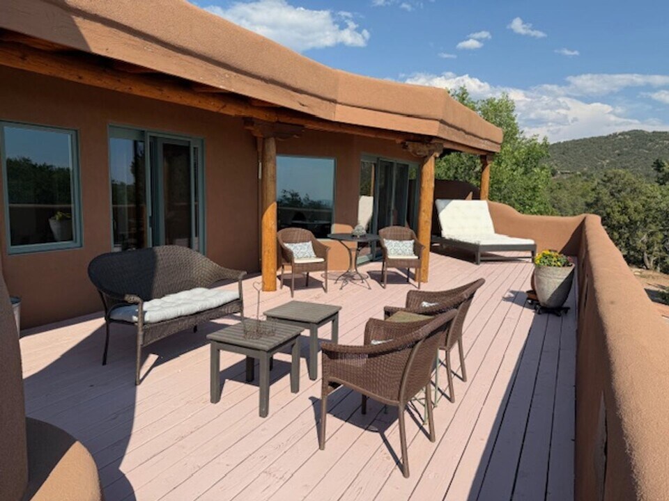 15 Cielo Cumbre Rd in Santa Fe, NM - Building Photo