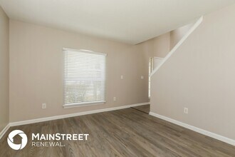 683 Southland Ln in Orange Park, FL - Foto de edificio - Building Photo