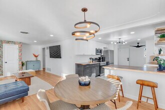 4720 Federal Blvd, Unit B in Denver, CO - Foto de edificio - Building Photo