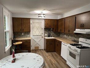 130 Platt Ave in Norwich, CT - Building Photo - Building Photo