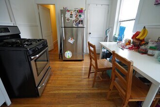 489 E Broadway, Unit 1 in Boston, MA - Building Photo - Building Photo