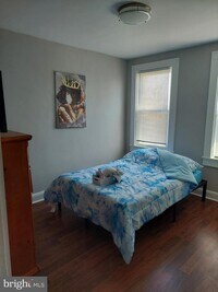 3219 E Monument St photo'