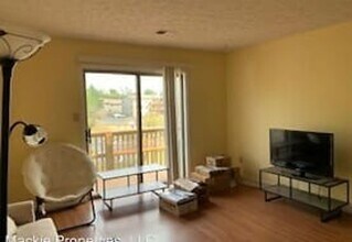 3200 H John Hinkle Pl in Bloomington, IN - Building Photo - Building Photo