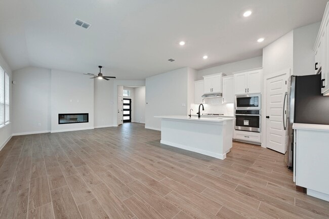 201 Arches Dr in Kyle, TX - Building Photo - Building Photo