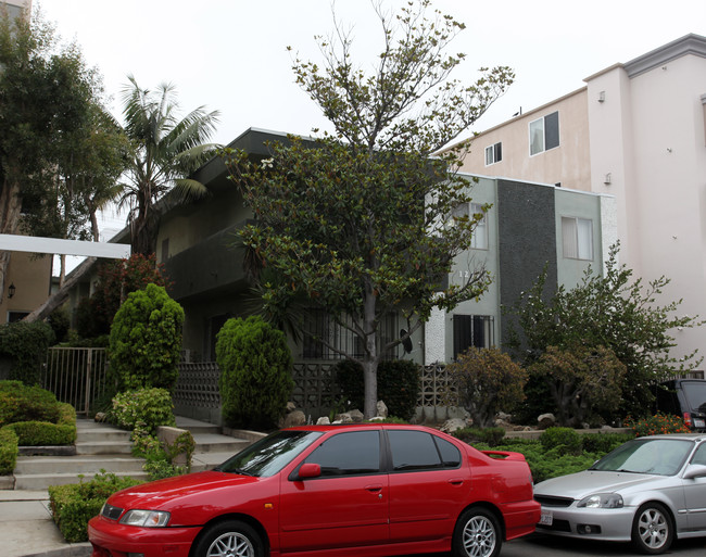 1226 Armacost Ave in Los Angeles, CA - Foto de edificio - Building Photo