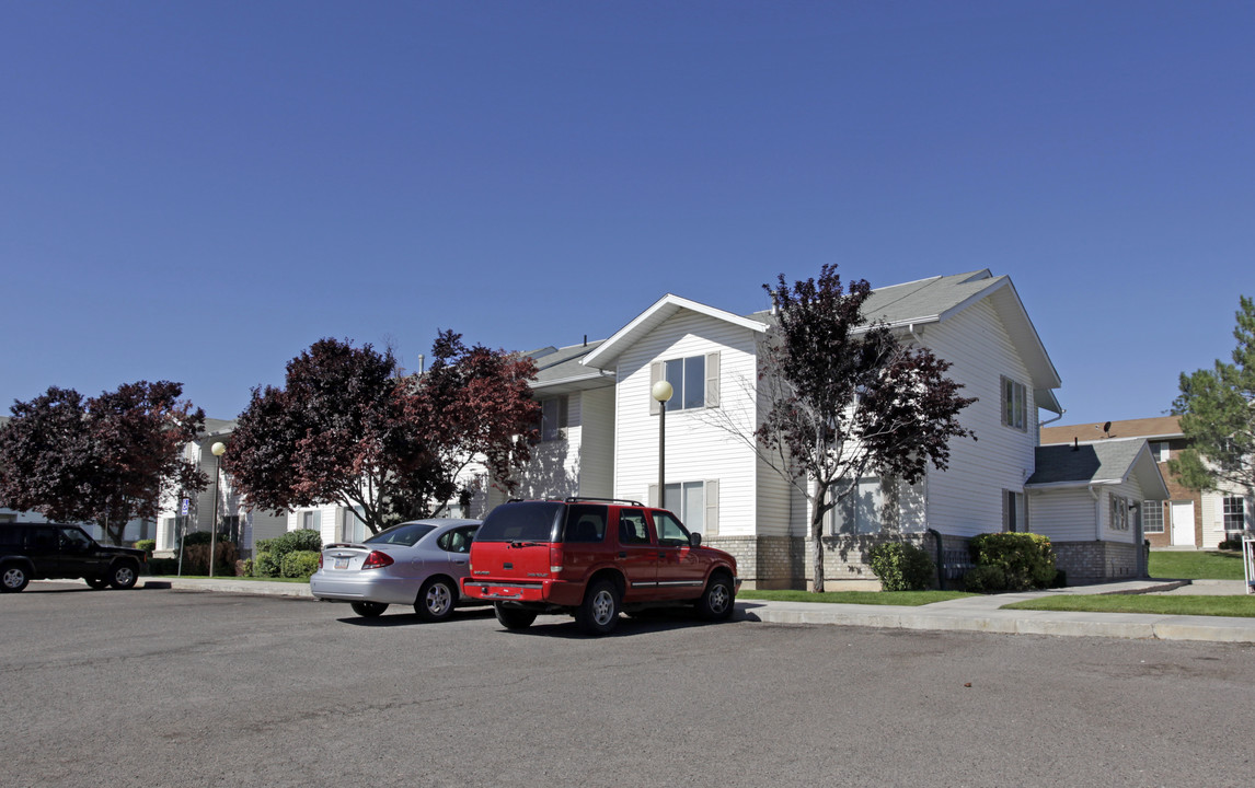 Mountain View East in Payson, UT - Building Photo