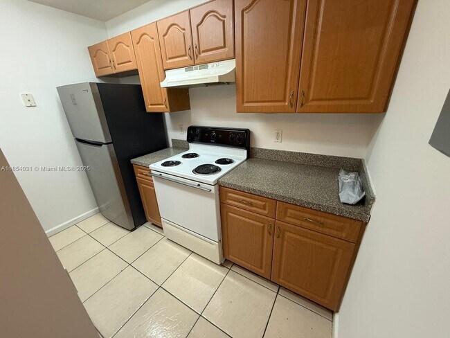2964 NW 55th Ave in Lauderhill, FL - Building Photo - Building Photo