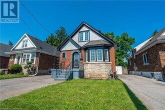 138 Tuxedo Ave S in Hamilton, ON - Building Photo - Building Photo