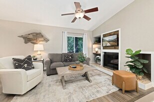 931 N Lewis Ave in Fayetteville, AR - Building Photo