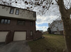 110 Hamlet Dr in King of Prussia, PA - Building Photo