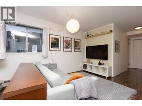 33 N Templeton Dr in Vancouver, BC - Building Photo - Building Photo