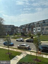 10840 Cedar Ave in Fairfax, VA - Building Photo