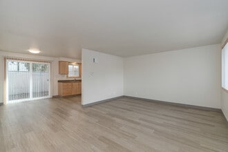 Marilann Terrace in Beaverton, OR - Building Photo - Interior Photo