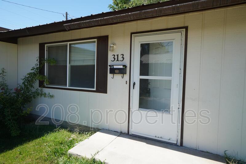 313 Ivy St in Nampa, ID - Building Photo