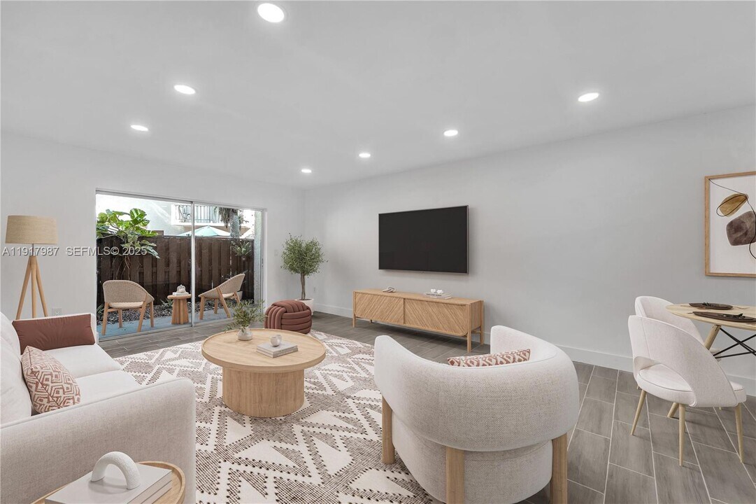 13712 SW 90th Ave in Miami, FL - Building Photo