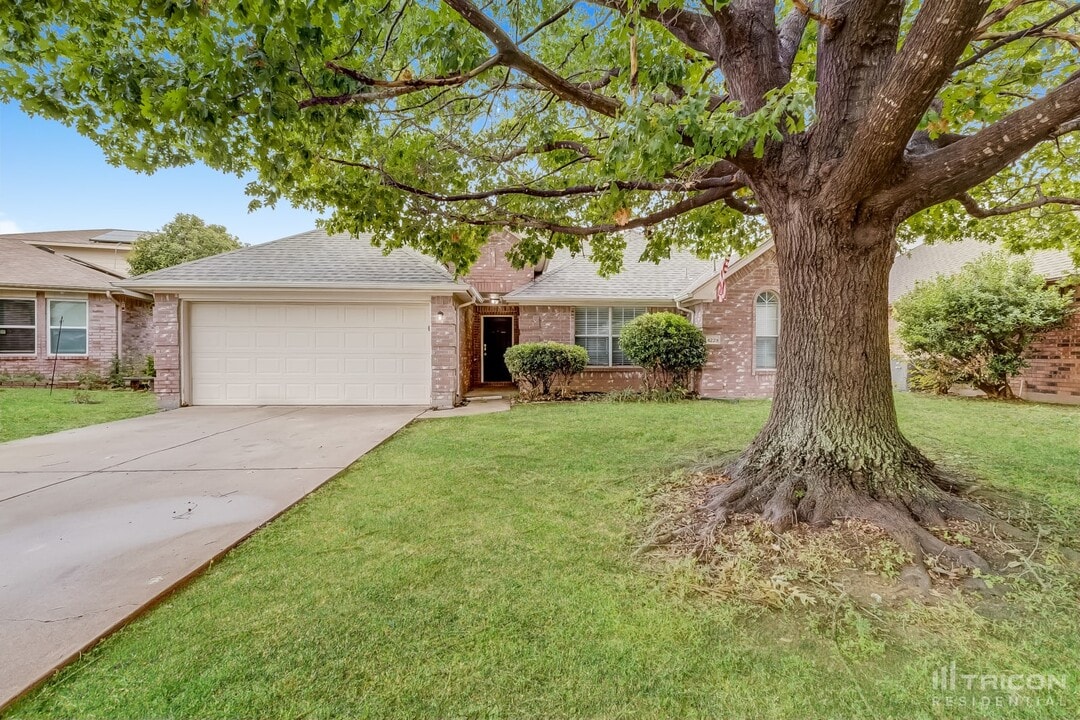 4229 Estes Park Cir in Haltom City, TX - Building Photo