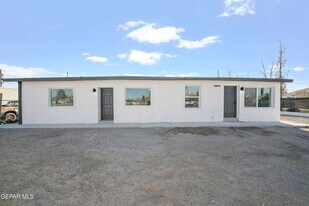 10752 Mellward Rd in Socorro, TX - Building Photo