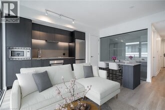 1 Jarvis St in Hamilton, ON - Building Photo - Building Photo