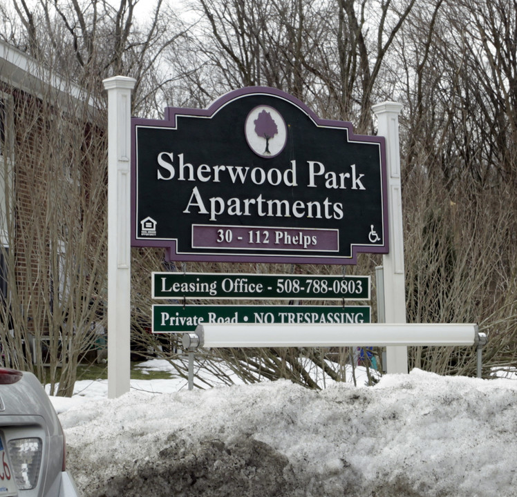 Sherwood Park in Framingham, MA - Foto de edificio