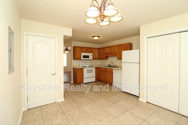 2300 Raleigh Ct in Clarksville, TN - Building Photo - Building Photo