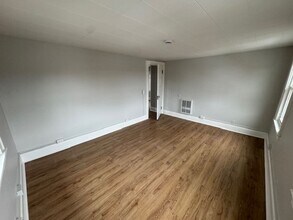 39 Bank St in Derby, CT - Building Photo - Building Photo