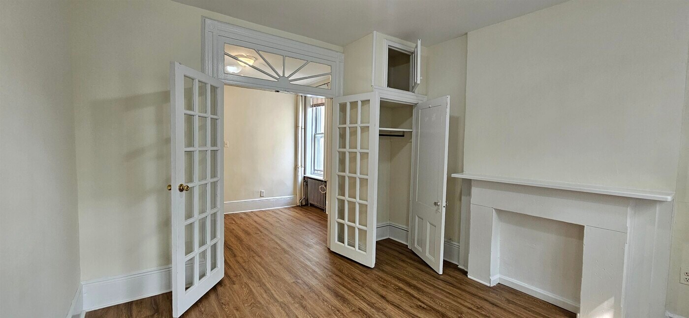 327 Jackson St in Hoboken, NJ - Foto de edificio