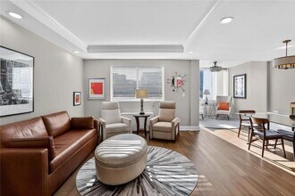 215 Piedmont Ave NE in Atlanta, GA - Foto de edificio - Building Photo