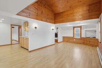 92 Main St, Unit 1 in Hopkinton, MA - Building Photo - Building Photo