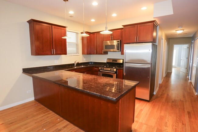 1443 W Cortez St, Unit G01C