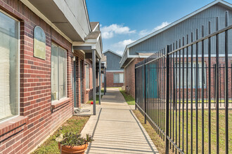 George B Lindler Plaza Apartments in Houston, TX - Building Photo - Building Photo