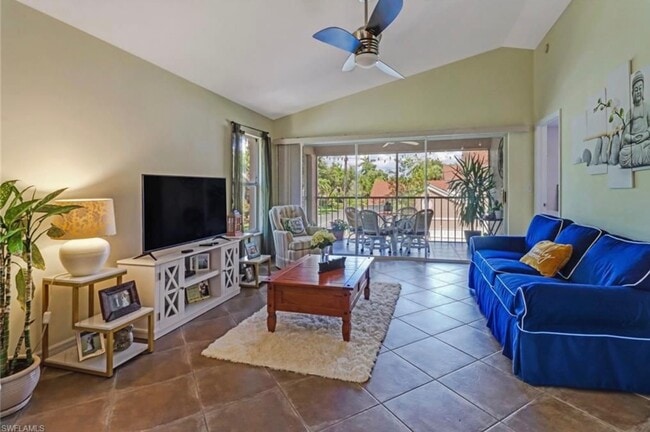 9840 Luna Cir, Unit 201 in Naples, FL - Building Photo - Building Photo