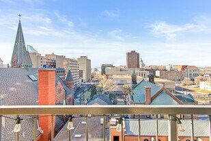 78 10th St E in St. Paul, MN - Building Photo