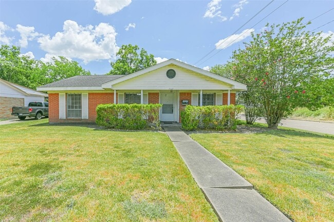 12002 Palmcroft St in Houston, TX - Building Photo - Building Photo