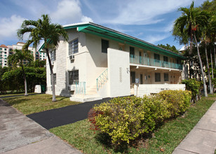 115 Salamanca Ave in Coral Gables, FL - Building Photo - Building Photo