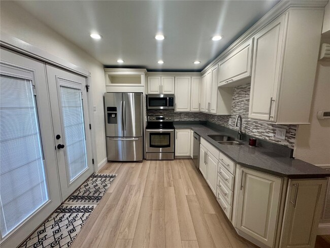 4259 Burnett Walk in Lemay, MO - Building Photo - Building Photo