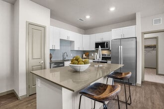 Valley View in Magna, UT - Foto de edificio - Building Photo