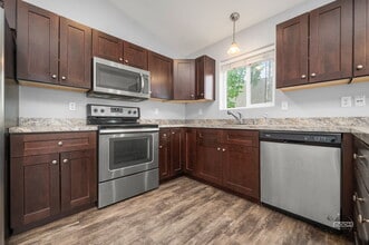 5503 W Serene Cir in Wasilla, AK - Building Photo - Building Photo