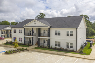 Highland Hills in Grovetown, GA - Foto de edificio - Building Photo