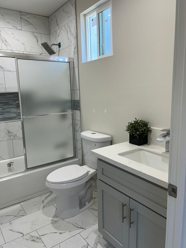 10820 Croesus Ave in Los Angeles, CA - Building Photo - Building Photo