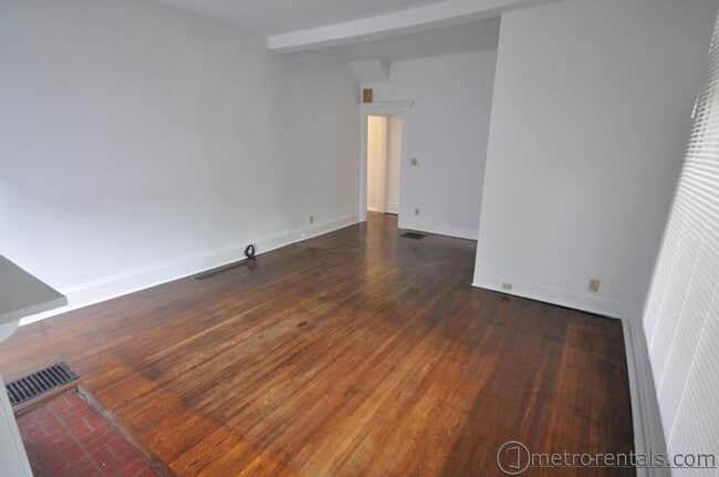 399 E Oakland Ave, Unit 399 in Columbus, OH - Foto de edificio - Building Photo