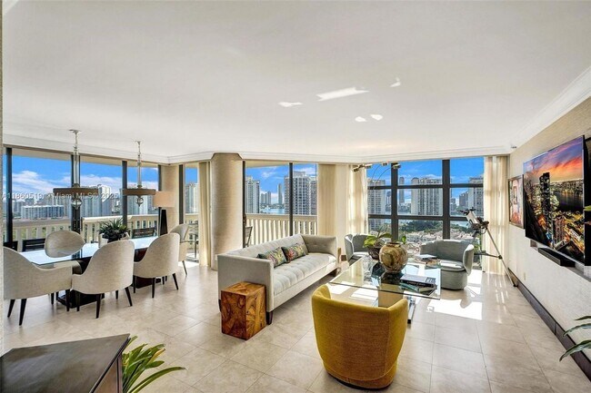 1000 W Island Blvd in Aventura, FL - Building Photo - Building Photo