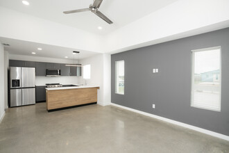 Heron’s Landing in Weslaco, TX - Building Photo - Interior Photo