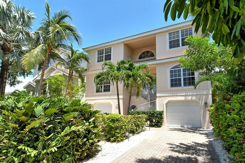 4931 Oxford Dr in Siesta Key, FL - Building Photo