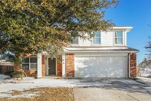 1721 Santa Fe Trail in Krum, TX - Building Photo