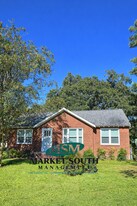 3306 George St in Savannah, GA - Building Photo