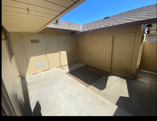 1868 Cherokee Dr in Salinas, CA - Building Photo - Building Photo