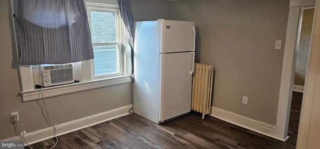 property at 2912 Hillcrest Ave