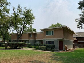 1536 Drake Dr in Davis, CA - Building Photo - Building Photo