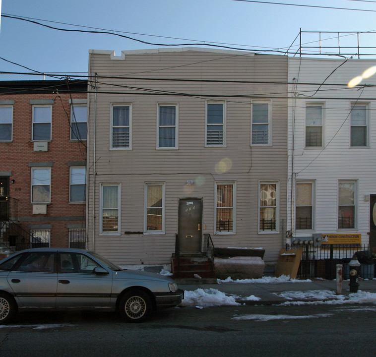 523 Euclid Ave in Brooklyn, NY - Building Photo