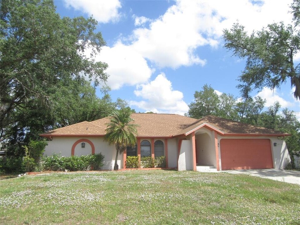 22182 Peachland Blvd in Port Charlotte, FL - Building Photo